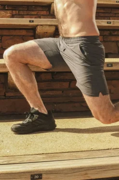 The Tribal Council - Grey Tonal Island Block Ball Hammock® 5 Inch Athletic Shorts