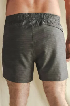 The Tribal Council - Grey Tonal Island Block Ball Hammock® 5 Inch Athletic Shorts